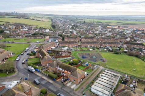 New Road, Sheerness ME12 3 bed end of terrace house for sale