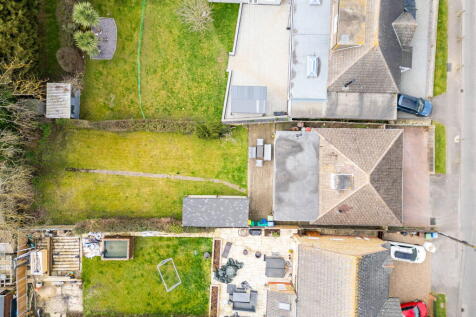 Saxon Avenue, Sheerness ME12 3 bed detached bungalow for sale