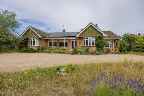 5 bedroom detached bungalow for sale