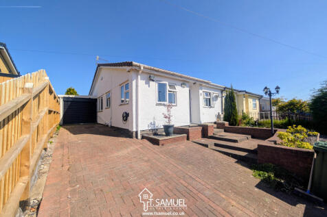 3 bedroom semi-detached bungalow for sale