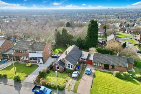 4 bedroom semi-detached bungalow for sale