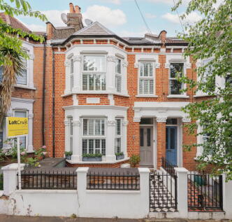 5 bedroom terraced house for sale