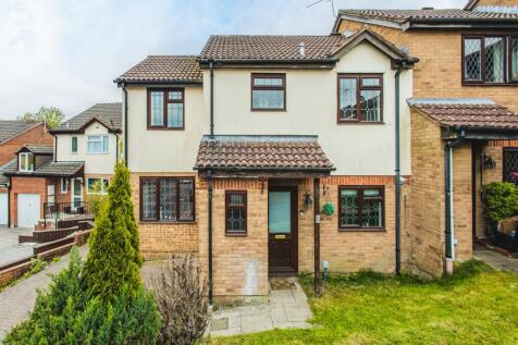 3 bedroom end of terrace house for sale
