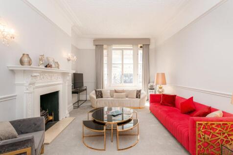 Wellington Court 5 bed apartment for sale