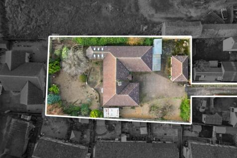 5 bedroom detached bungalow for sale