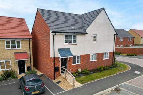 2 bedroom semi-detached house for sale