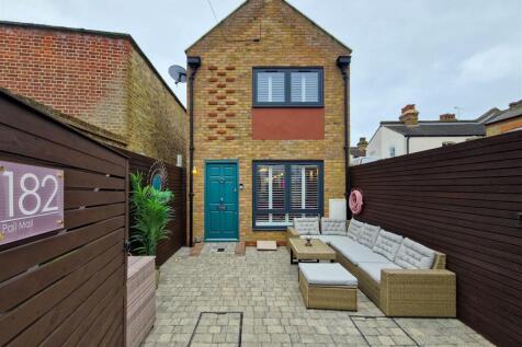 1 bedroom detached house for sale
