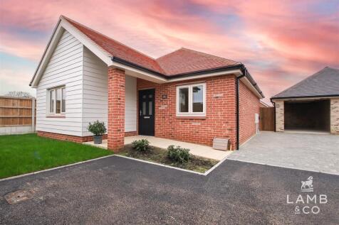 2 bedroom detached bungalow for sale