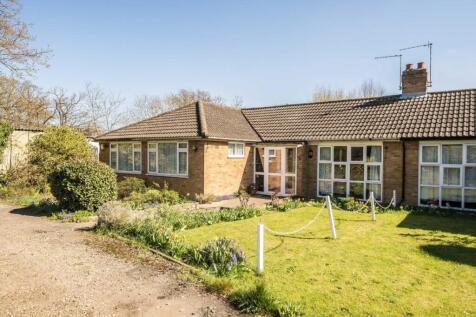 Forrest Gardens, London 3 bed house for sale