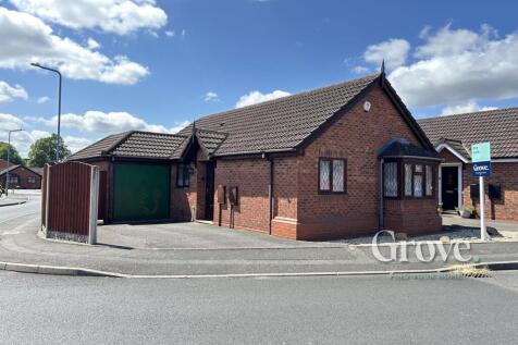 Spinners End Drive, Cradley Heath 2 bed detached bungalow for sale