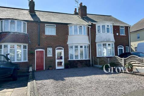St. Kenelms Avenue, Halesowen 3 bed terraced house for sale