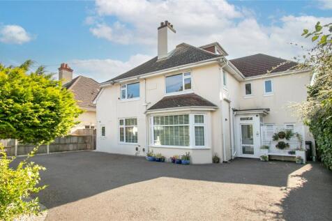8 bedroom detached house for sale