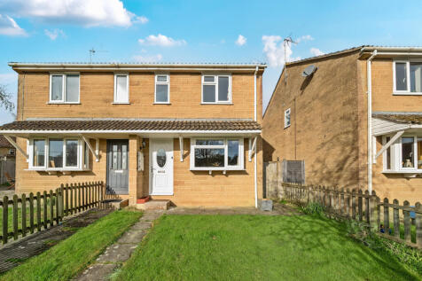 Paddock Walk, Milborne Port, DT9 3 bed semi