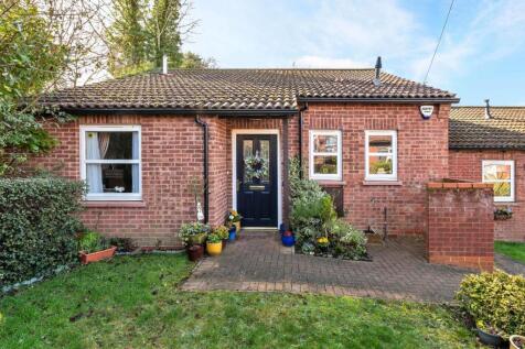 2 bedroom detached bungalow for sale