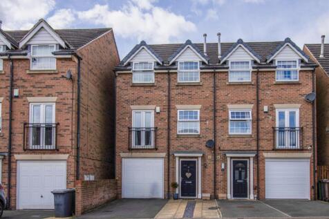 4 bedroom semi-detached house for sale