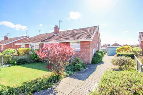 2 bedroom semi-detached bungalow for sale