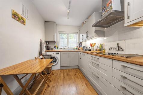 Stretford Court, Wimbledon, SW19 2 bed apartment for sale