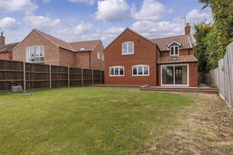 Norwich NR11 4 bed detached house for sale