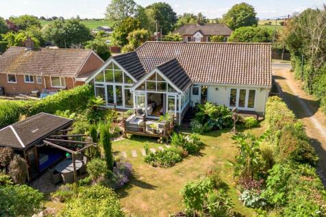 Trunch Road, Norwich NR11 4 bed detached bungalow for sale