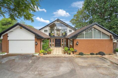 6 bedroom detached house for sale