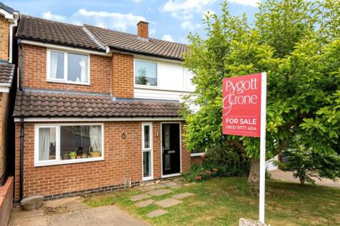 Crowborough Avenue, Nottingham NG8 5 bed detached house for sale
