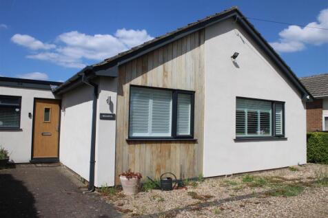 4 bedroom detached bungalow for sale