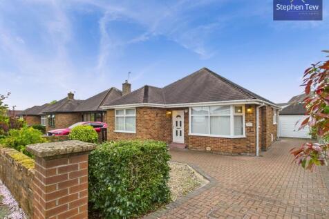 2 bedroom detached bungalow for sale