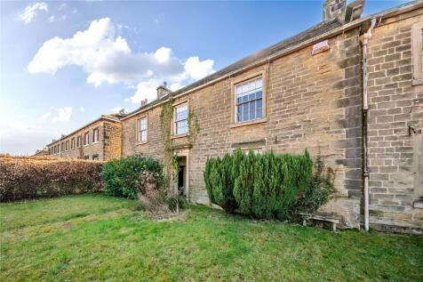 End of terrace house for sale