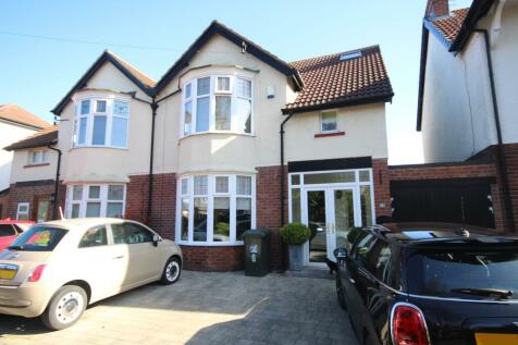 4 bedroom semi-detached house for sale