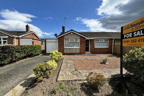 2 bedroom semi-detached bungalow for sale