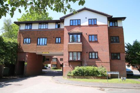 Fishers Court, Horsham 2 bed flat for sale