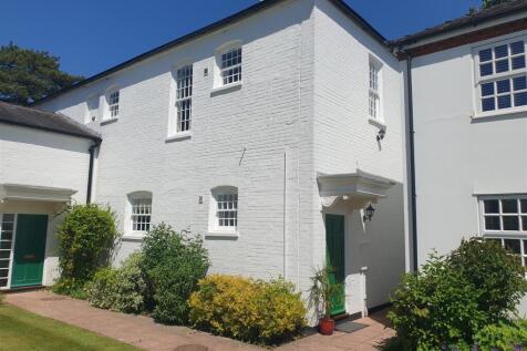 Oak Tree Way, Horsham 1 bed maisonette for sale