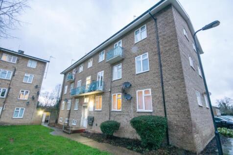 Pinner Grove, Pinner HA5 2 bed ground floor flat for sale