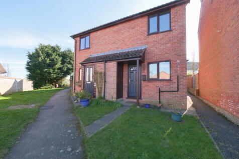 Surrey Close, Framlingham, Suffolk 2 bed semi