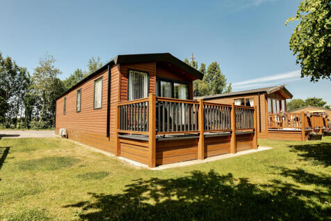 2 bedroom lodge for sale