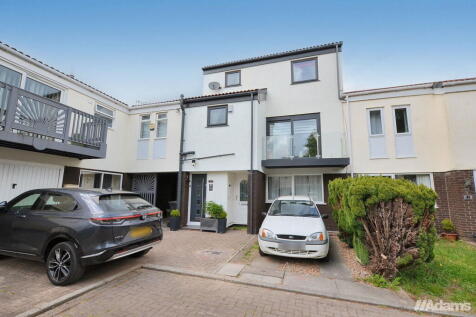 Marina Village, Runcorn 3 bed townhouse for sale