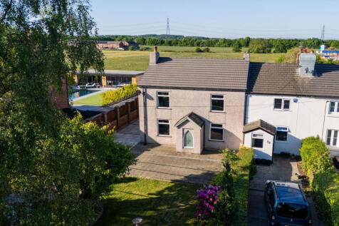 Lunts Heath Road, Widnes 4 bed link detached house for sale