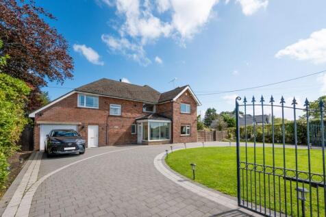 5 bedroom detached house for sale