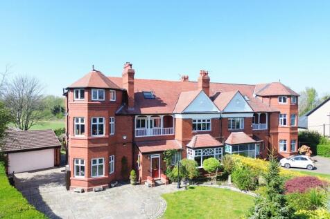 6 bedroom semi-detached house for sale