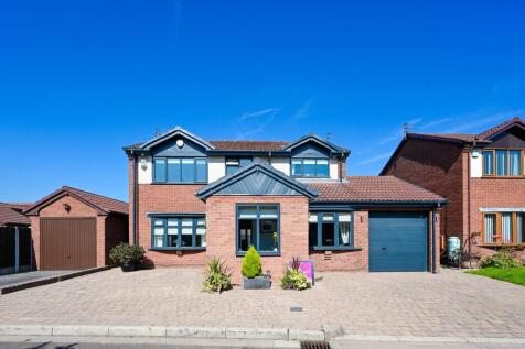 4 bedroom detached house for sale