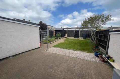 Archer Road, Stevenage 3 bed terraced house for sale