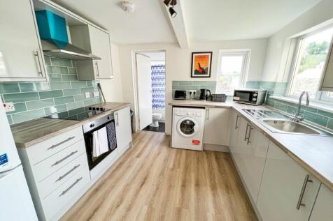 5 bedroom terraced house for sale