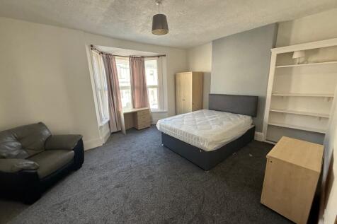 5 bedroom terraced house for sale