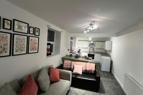 7 bedroom terraced house for sale