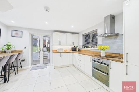 Laurel Place, Sketty, Swansea, SA2 3 bed end of terrace house for sale