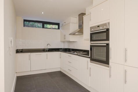 2 bedroom ground floor flat for sale