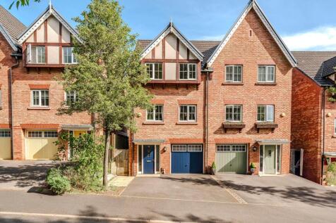 4 bedroom semi-detached house for sale