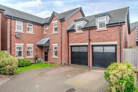 5 bedroom detached house for sale