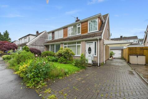 3 bedroom semi-detached bungalow for sale