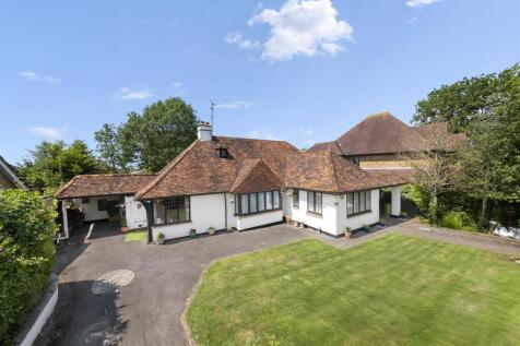 4 bedroom detached bungalow for sale